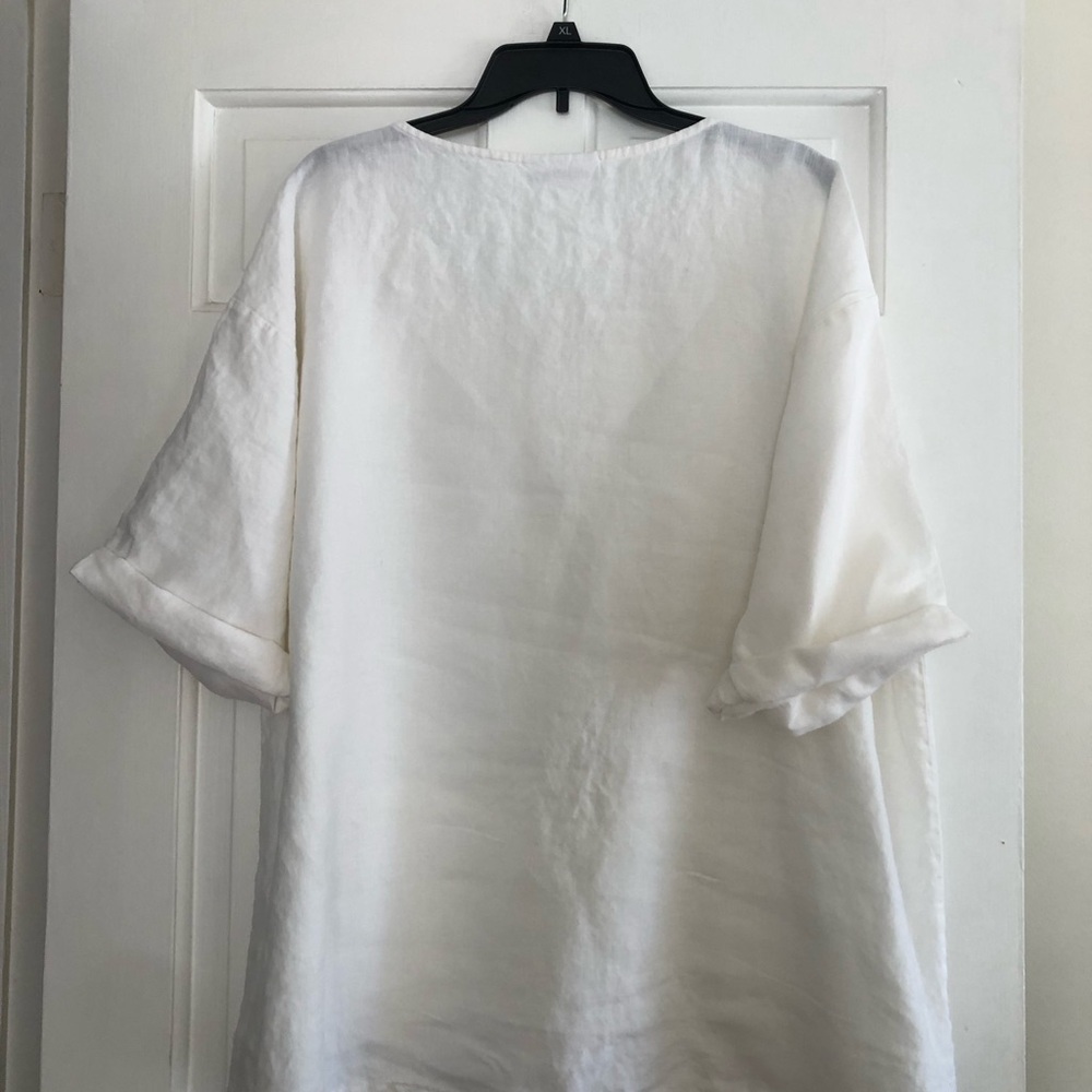 bryn Walker  V-Neck Linen Tunic with Front Kangaroo Pocket - Picture 2 of 10